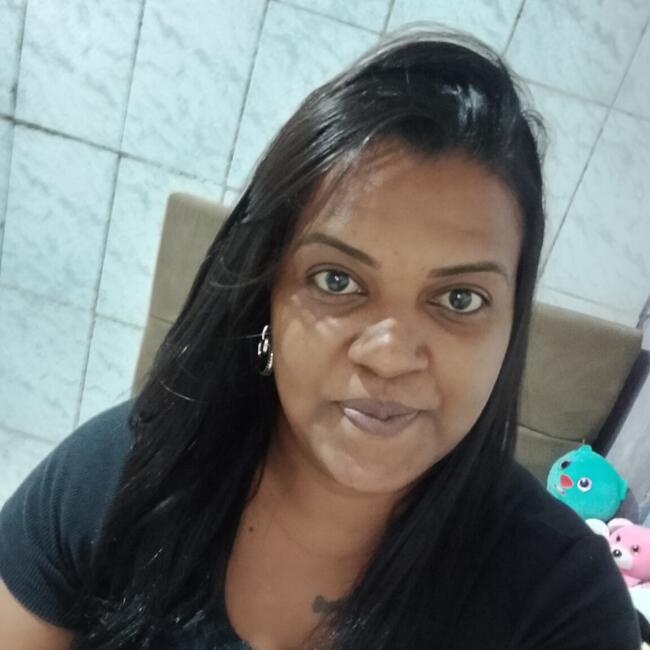 Babysitter in São Vicente: Aparecida