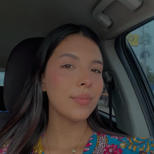 Babysitter in El Manantial: Nicole