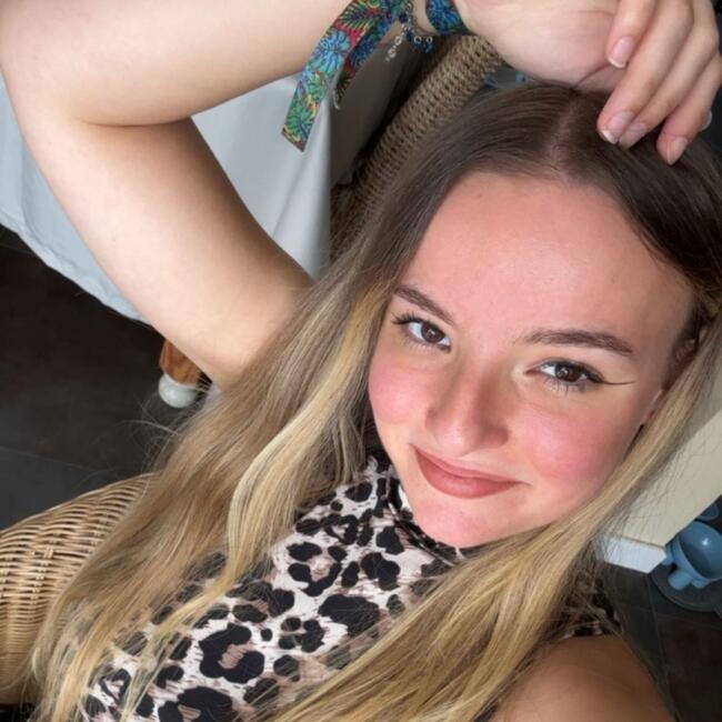 Babysitter in Marœuil: Camille