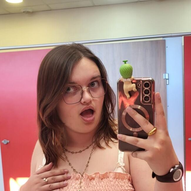 Babysitter in La Rochette (Île-de-France): Charlotte