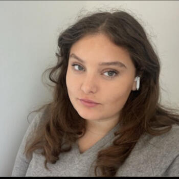 Babysitter in Doncaster: Lucy