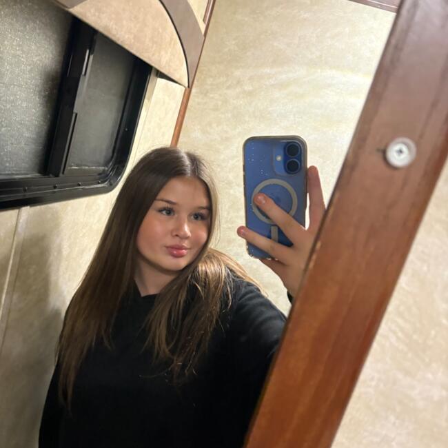 Baby-sitter in Abbotsford: Devon