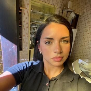 Babysitter in Palhoça: Julia