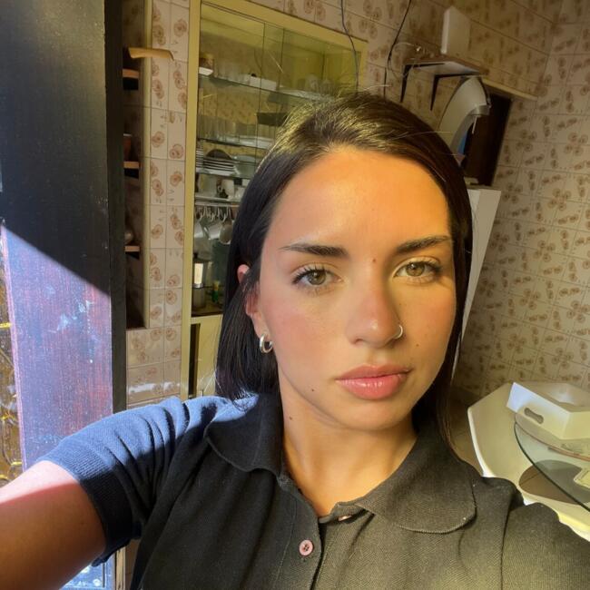 Babysitter in Palhoça: Julia