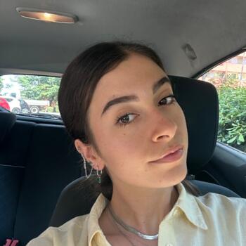 Babysitter in Manchester: Chiara