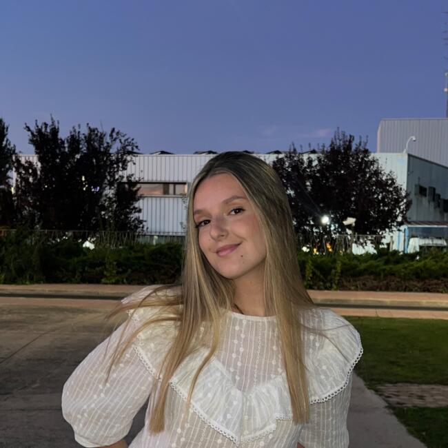 Babysitter in Alcalá de Henares: Alejandra