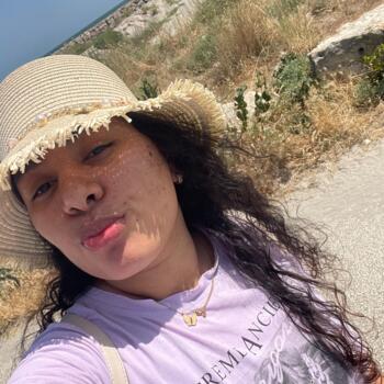 Babysitter in Marseille: Michell Rodríguez
