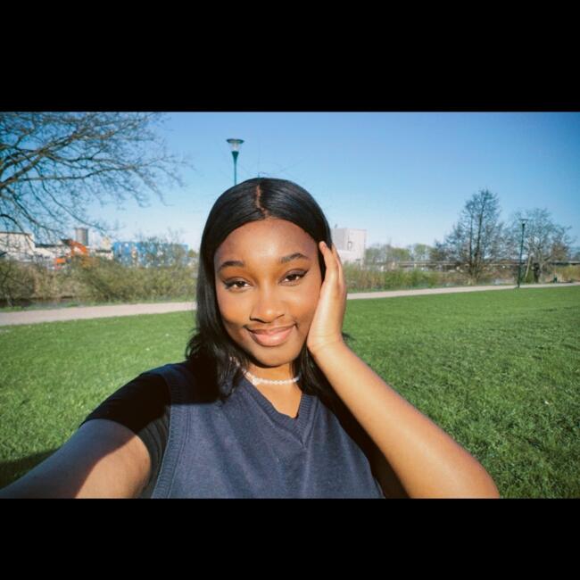 Barnvakt i Märsta: Hadija