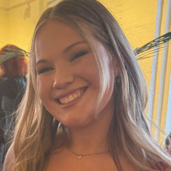 Babysitter in Melbourne: Hannah