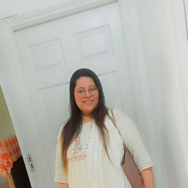 Babysitter in North Vancouver: Srishti