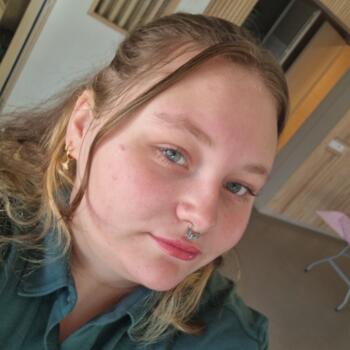 Babysitter in Saint-Priest: Cloé