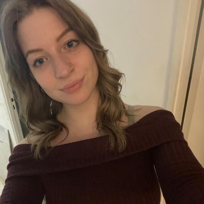 Babysitter in Marseille: Mia