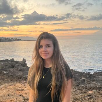 Babysitter in Bernay: Charline