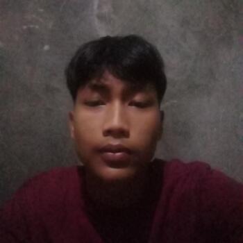 Babysitting job in Bandung: babysitting job Aneng