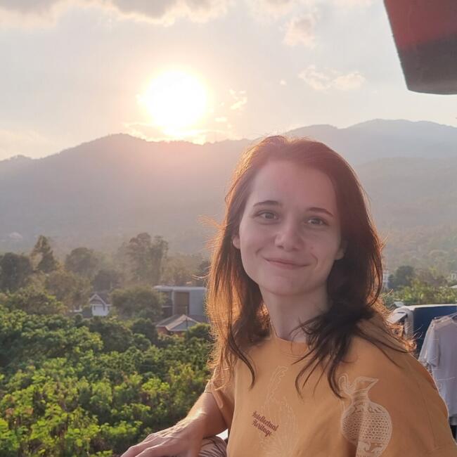 Babysitter in Dippach: Adrienne