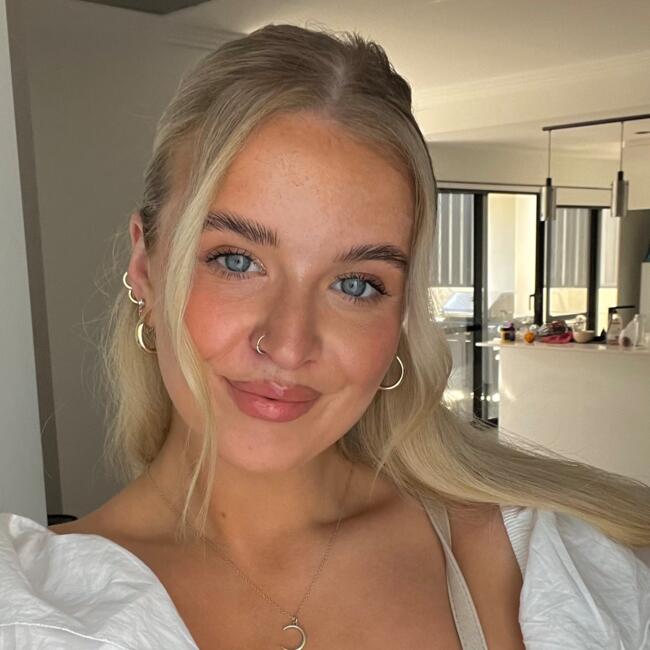 Babysitter in Perth: Ella