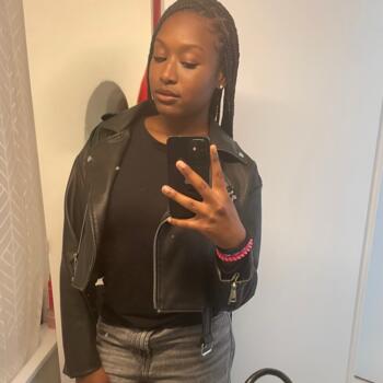 Babysitter in Les Mureaux: Binta