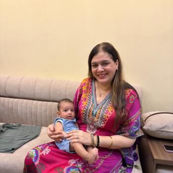 Nanny job in Delhi: babysitting job Pavneet