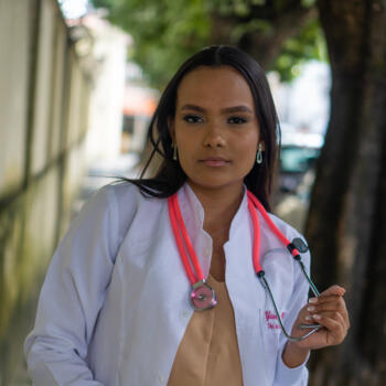 Babá em Vera Cruz (Vera Cruz): Yasmim