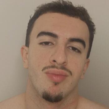 Babysitter in Amiens: Aksil