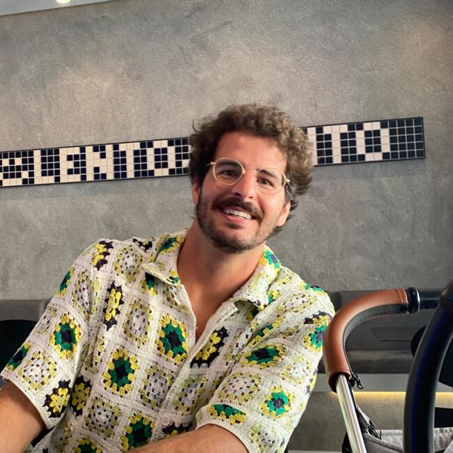 Babysitting job in Quarteira: Carlos