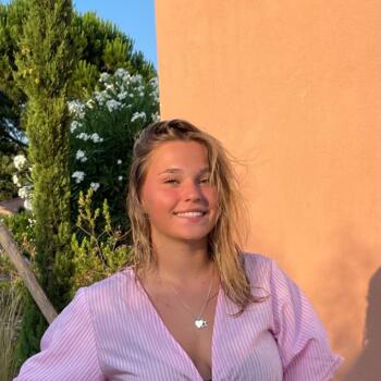 Babysitter in Croissy-sur-Seine: Agathe