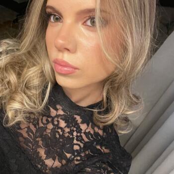 Babysitter in Rāmava: Nikoleta