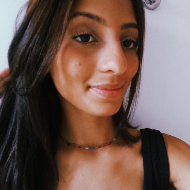 Babysitter in Muriaé: Júlia