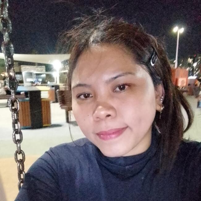 وظيفة جليسة أطفال في دبي: ELGEN BANAGAN