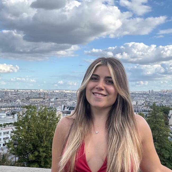 Babysitter in Troyes: Victoria