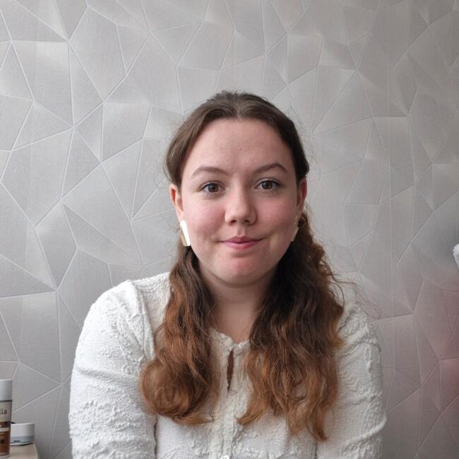 Babysitter in Brest: Emilie