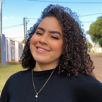 Babá em Cascavel: Lari
