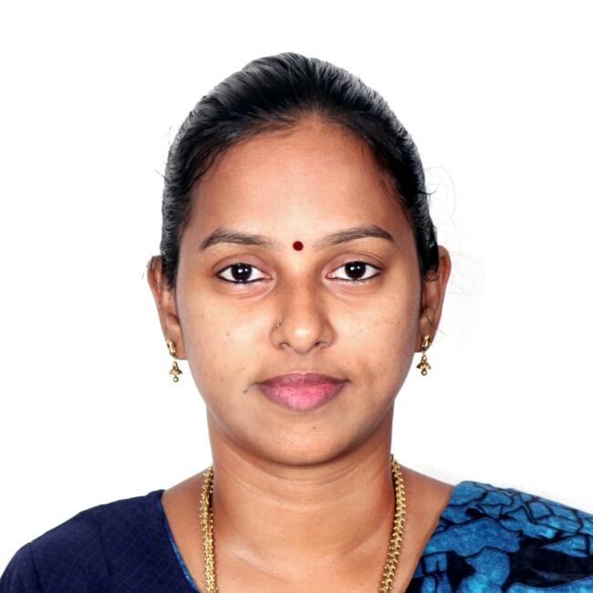 Niñera en Coimbatore: Nadhiya