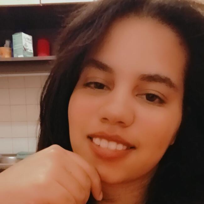 Babysitter in Dilbeek: Julliana