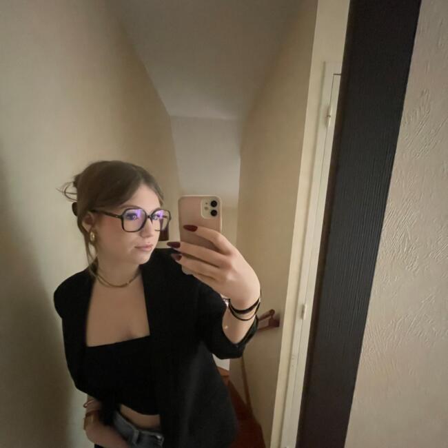 Babysitter in Angers: Léa