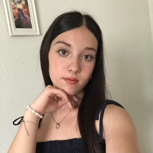 Babysitter in Saint-Jean-d'Illac: Shanna