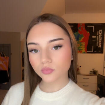 Babysitter in Beaulieu-sur-Loire: Nina