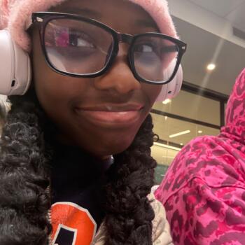 Babysitter in Oak Park: Janiya