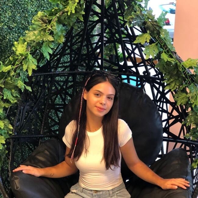 Babysitter in Buenos Aires: Yasmin ariana