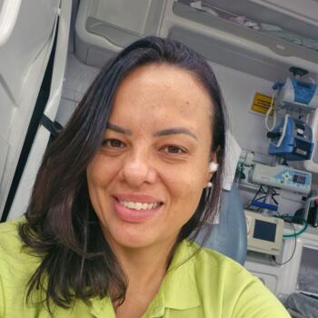 Babá Atibaia: Debora