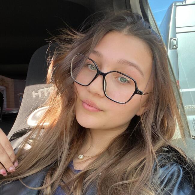 Babysitter in La Louvière: Tamera