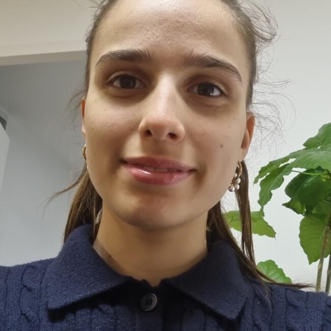 Babysitter in Rennes: Selena