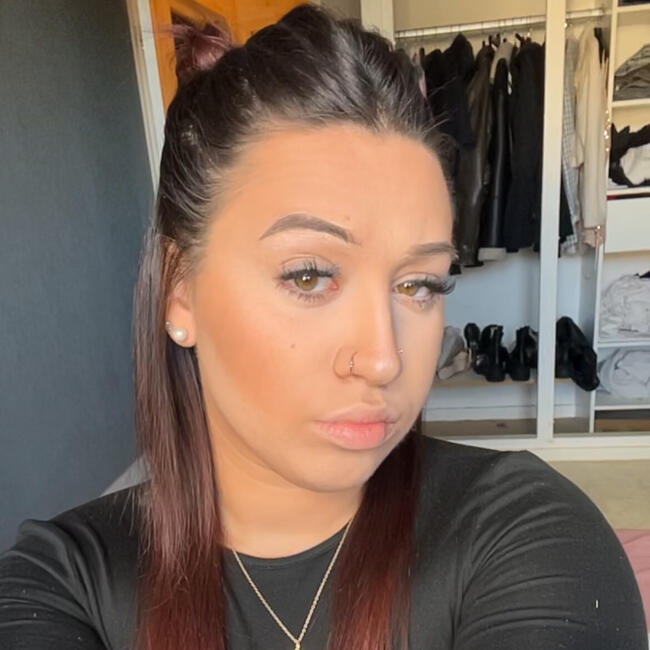 Babysitter in Nandy: Loan