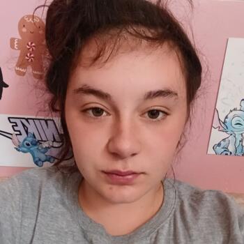 Babysitter in Hull: Nadia