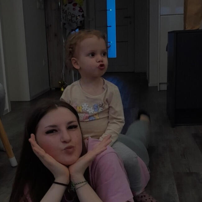 Varuška v Ihan: Amina