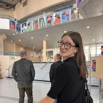 Niñera en Saint-Julien-en-Genevois: Romane