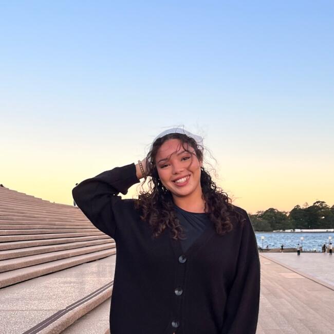 Nanny in Sydney: Hind