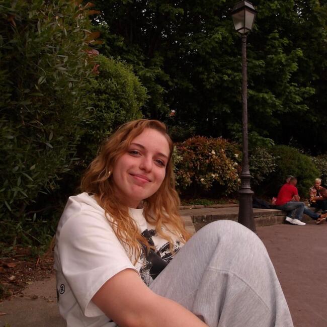 Babysitter in Paris: Ines