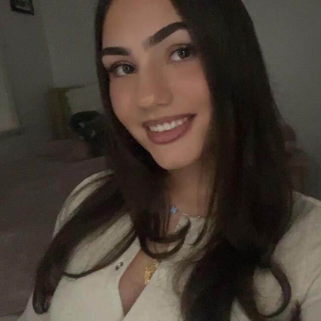 Babysitter in Melbourne: Ioanna