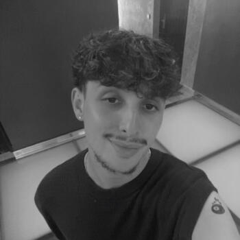 Babysitter in Val-de-Reuil: Enzo